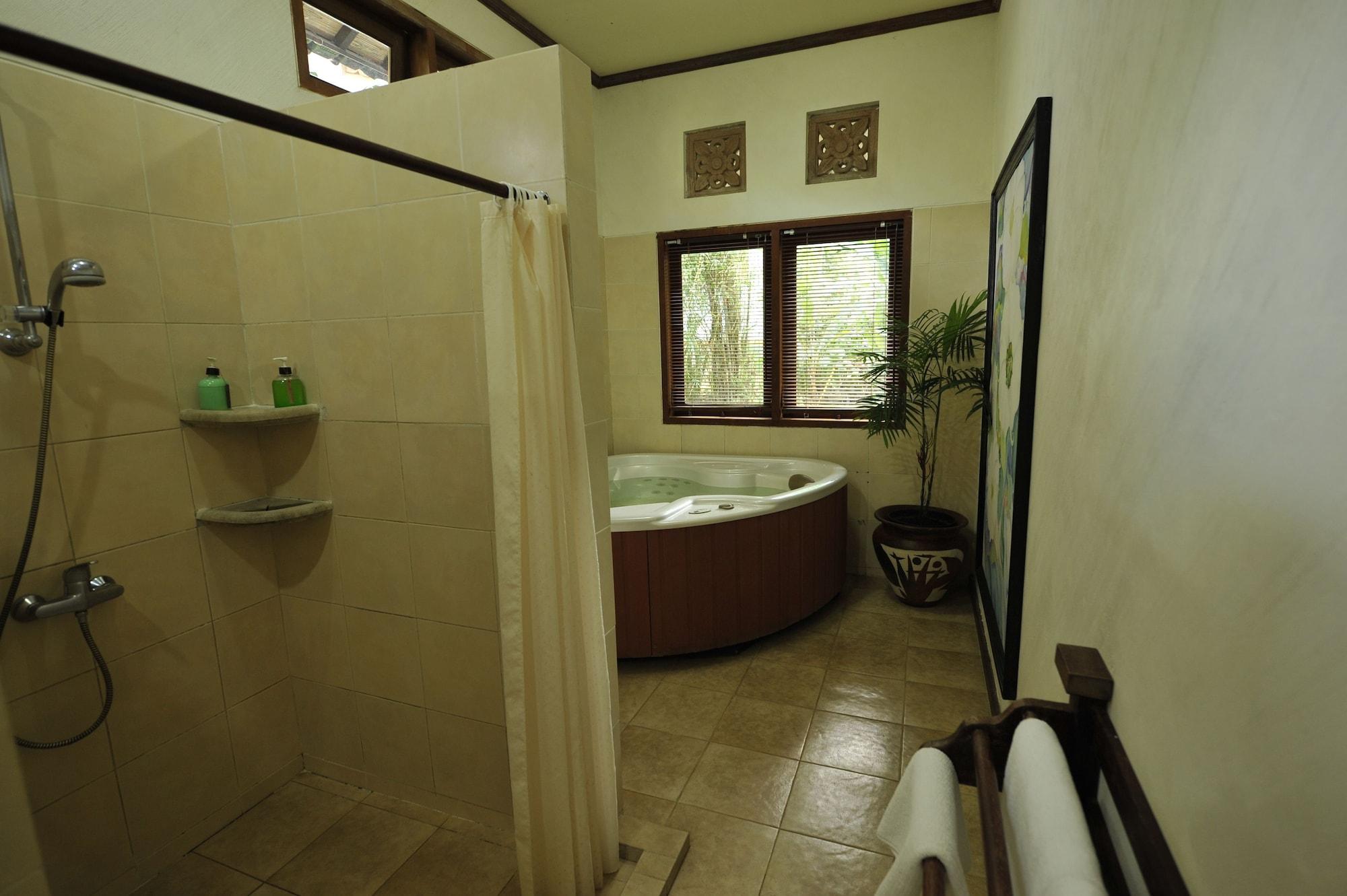 Alam Sari Keliki Resort & Spa Тегалаланг Екстериор снимка
